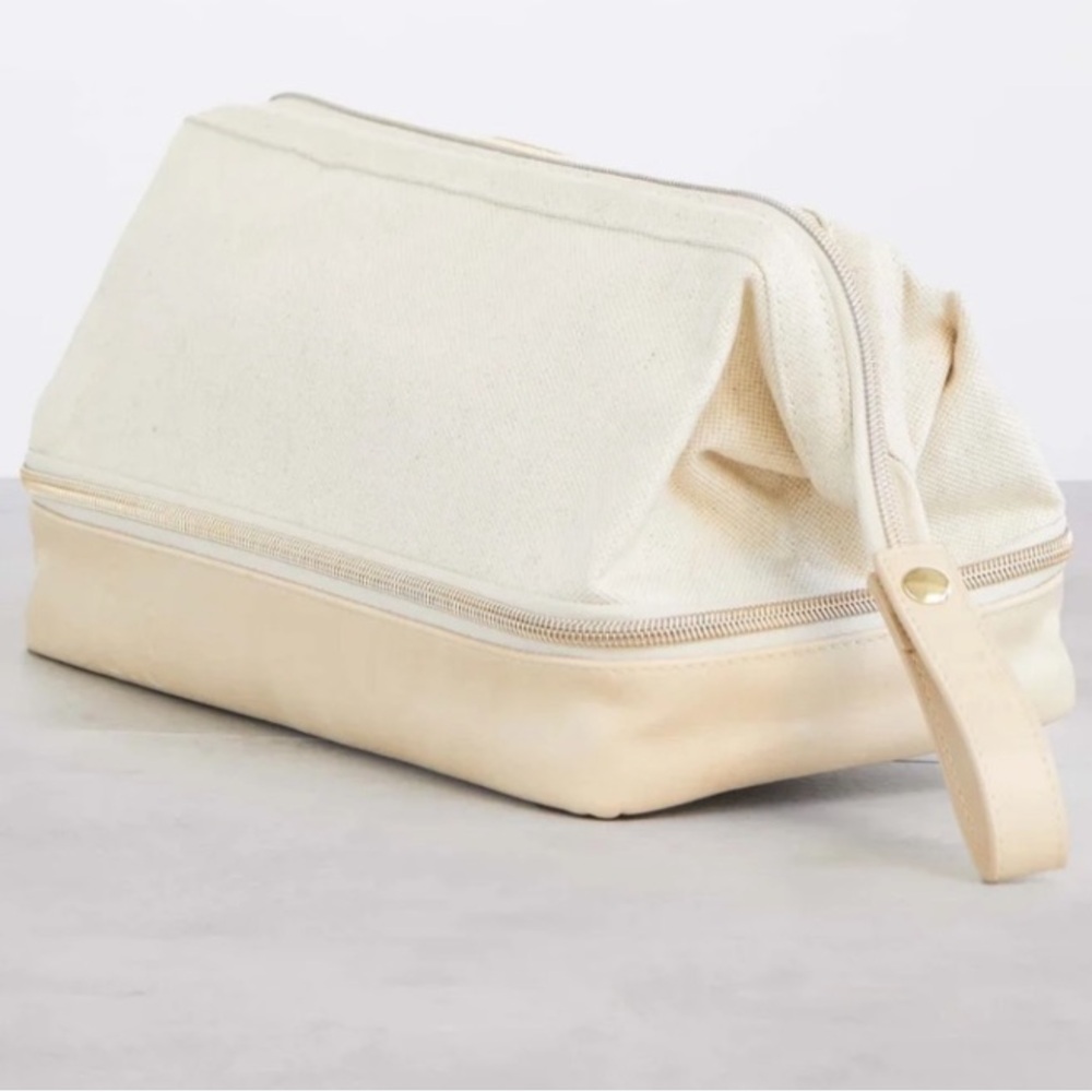 BEIS Cream Dopp kit Bag
